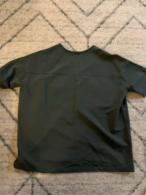 Figs Bello Cargo Women’s Scrub Top Olive Green Oversized Size XXS PO#4785 EUC thumbnail 4