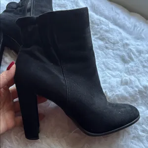 Impo Odelina Black Faux Suede Ankle Boots Size 7 thumbnail 4
