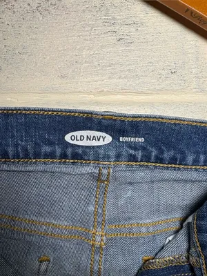 Old Navy Mid Rise Boyfriend Jean shorts‎ 6 thumbnail 4