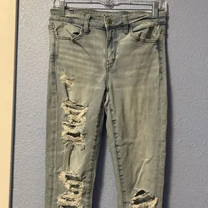 Size 4 American Eagle Distressed Ripped Light Wash Denim Jeans Jeggings Next Lev thumbnail 2