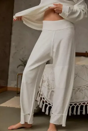 Free People NWT white Organic Cotton Lounge Pants. Size Medium thumbnail 1
