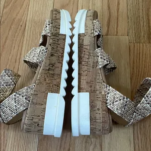 Steve Madden Platform Sandals Womens 6 Tan Bandi Snake Print Casual thumbnail 5