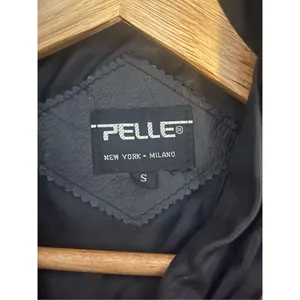 Pelle Vintage Black Leather Coat Snakeskin Detailing‎ Lined Shoulder Pads Small thumbnail 2