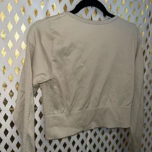 OFFLINE By Aerie Seamless Cable Square Neck long sleeve T-Shirt crop top OAT bei thumbnail 5