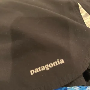 Patagonia Black White Gym Athleisure Activewear Shorts L thumbnail 4