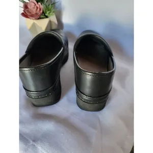 Dansko Professional Clogs Black Leather Size 38 Slip On Shoe Work US 8 .5 thumbnail 4