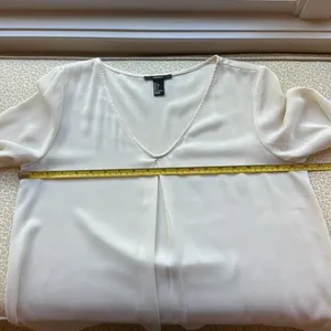Forever 21 Cream Color Long Sleeve V Neck Blouse with pleated front size L thumbnail 8