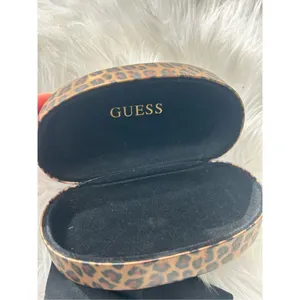 GUESS Hard Shell Clamshell Case Eyeglass Glasses Leopard Cheetah Animal Print thumbnail 2
