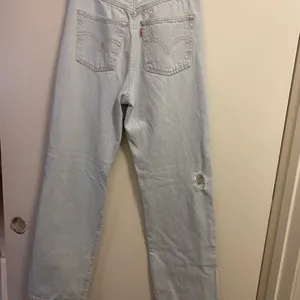 Levi’s Levis Womens Lt Blue Wash Denim Jeans 27 Ribcage Straight Ankle Distress thumbnail 6