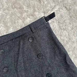 Vintage Y2K Gap Wool Sz 2 European Fit Italian Wool Felted Mini Skirt Gray thumbnail 4