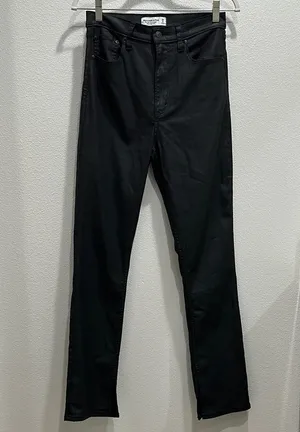 Abercrombie & Fitch 90s Ultra Slim Straight Coated Denim w/slit thumbnail 1