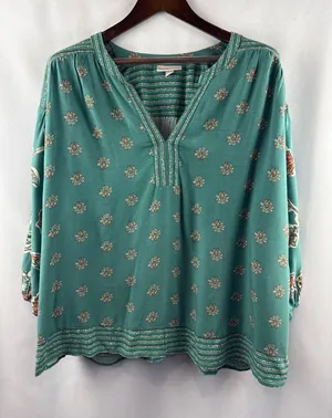 Women’s Knox Rose Size 1X Green Abstract Patterned Blouse thumbnail 1
