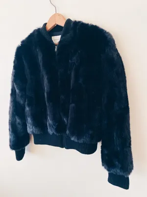 faux fur bomber jacket / xs, 18.5” ptp, 21” length / style c1402582 / acrylic polyester blend / thumbnail 2