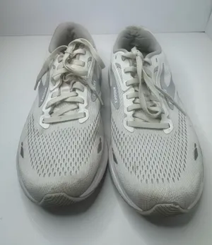 Brooks Adrenaline GTS 23 Women's Size 9.5B thumbnail 1