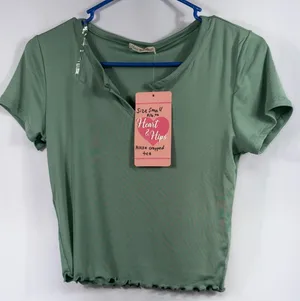 Heart & Hips Alexa Cropped Tee Sage Green Short Sleeve Top Size Small thumbnail 1