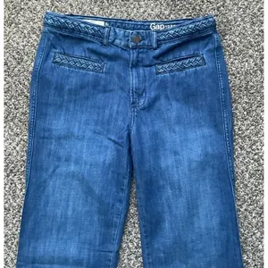 Y2K Gap women's original flare Med Dark Wash Jeans With Braided Design. SZ 6‎ thumbnail 3