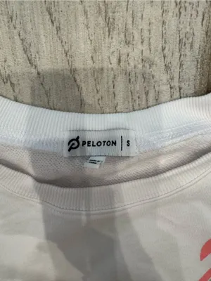 Woman’s Peloton White Sweatshirt with Coral Pink Raglan Sleeves Size S thumbnail 4