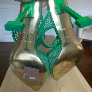 Jessica Rich Green Mesh Heels Bold Kelly Green Summer Wedding Quiet Luxury Gala thumbnail 6