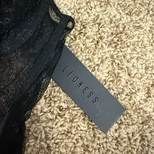 Lioness some like it hot black lace top size L NWT thumbnail 3