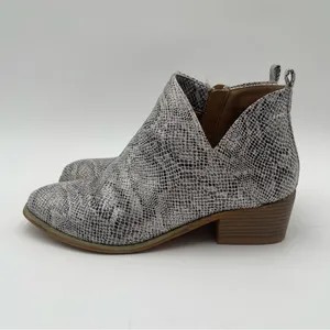 Boutique By Corkys Ankle Booties Women Size 9 Animal Print Shoes Side Zip Heel thumbnail 2