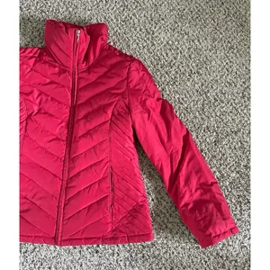 Kenneth Cole Reaction Women's Red Puffer Coat Size Medium‎ thumbnail 4