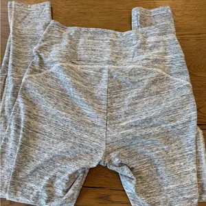 PINK Victoria's Secret Heather Gray Leggings thumbnail 3
