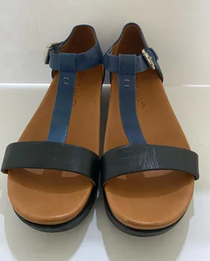 Gentle Souls Janelle Black T-Strap Leather Sandals thumbnail 1