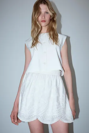 ZARA NWT white EMBROIDERED MINI SKIRT ZW COLLECTION. Size large thumbnail 1
