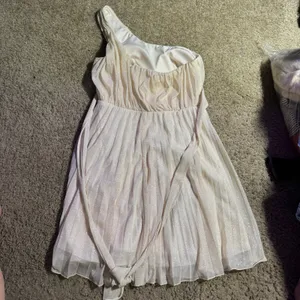 Speechless One Shoulder Gold Beaded Cream Pleated Cocktail Dress‎ Women Small thumbnail 4