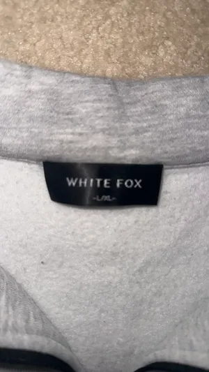 White Fox Boutique Quarter-Zip Sweatshirt L/XL thumbnail 3