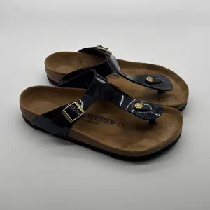 Birkenstock Gizeh Galaxy Black Glitter Patent Leather Sandals Womens 39 L8 M6 thumbnail 9