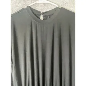 Vuori Lux Crew Jumpsuit Women’s Medium Black Short Sleeve Stretch Athleisure thumbnail 2