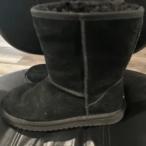 Koolaburra Black Suede Boots Size 6 thumbnail 1