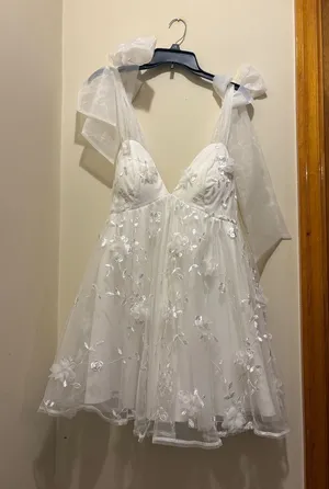 NWT White Floral Embroidered Tulle Mini Dress Boutique Size Medium thumbnail 1