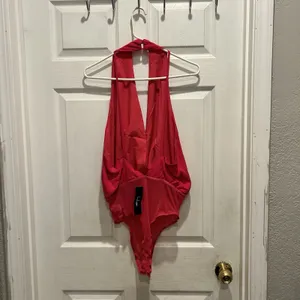NWT‎ Lulus Fuchsia Pink Plunging Halter Neck Bodysuit L Party Holiday Resortwear thumbnail 9
