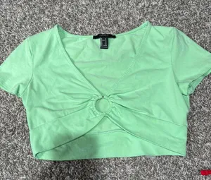 Crop Top thumbnail 1