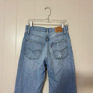 Levi’s ‘94 Baggy Jeans Women’s Size 27 High Rise Light Wash Distressed Straight thumbnail 10