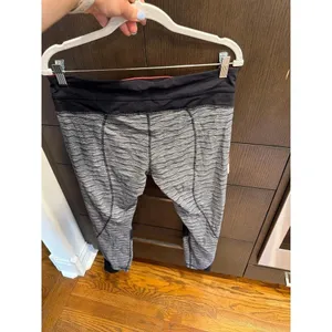 Lululemon‎ women's 12 scuba white shorts and black leggings thumbnail 6