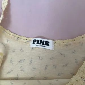 Victoria's Secret Cream Butter Yellow with Pink Floral Print thumbnail 2