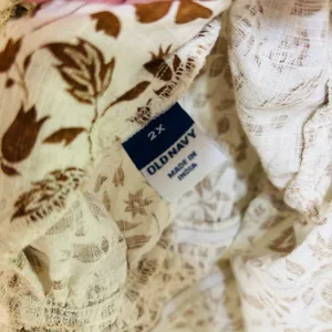 Old Navy Plus Size V Neck Flutter Sleeve Floral Print Blouse Size 2X thumbnail 6