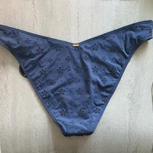{Hollister} Brand New Eyelet Bikini Bottoms thumbnail 8