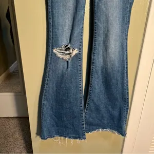 American Eagle Women's Sz 00 Regular Super Hi-Rise Flare Jean Distressed Raw Hem thumbnail 4