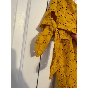 Universal Thread yellow eyelet short sleeve blouse NWT‎ XS thumbnail 5