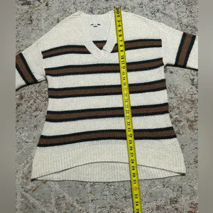 American Eagle Oversized
Dreamspun V-neck
Sweater size Small thumbnail 4