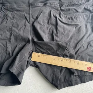 Mountain Hardwear Athletic Outdoor Hiking Shorts Gorpcore Black Women's Size Med thumbnail 12