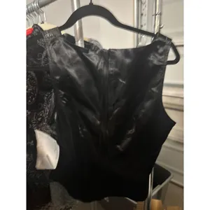 Vintage Y2K Satin Embroidered Silver Black Sleeveless Crop Top XOXO Medium nwt thumbnail 4