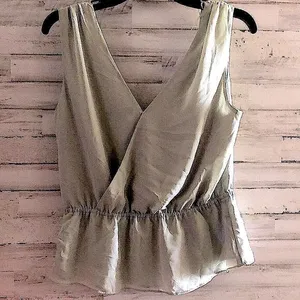💕5️⃣ Banana republic, light, mint green size small top NWOT thumbnail 1