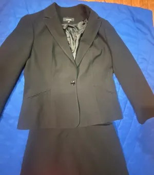 Jones New York Essentials Black 2-Piece Skirt Suit Size 12 Blazer and Skirt thumbnail 3