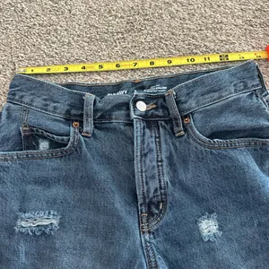 Old Navy Distressed Dark Blue Jeans thumbnail 8