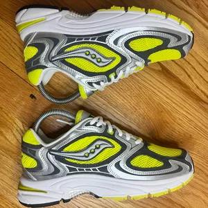 Saucony Grid Jazz 9 Yellow Silver Size 5.5M/7W thumbnail 2